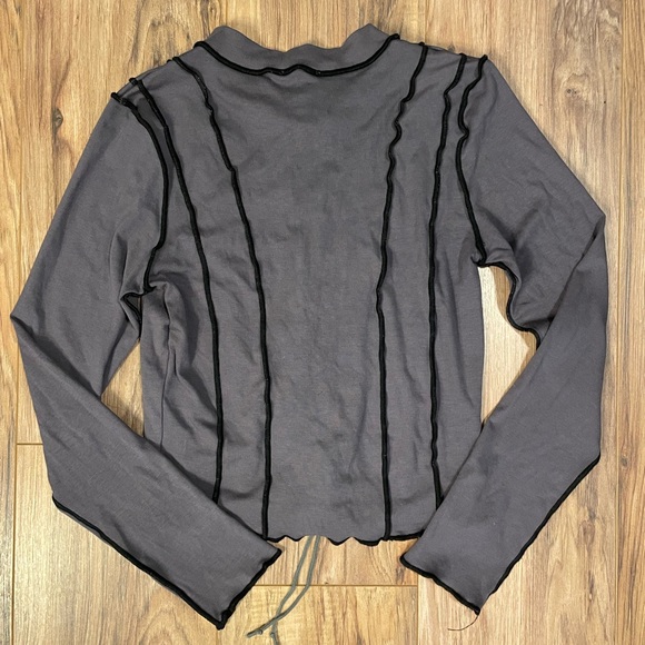 Beivy Lace-Up Mock Neck Cropped Top Size L - Picture 3 of 4